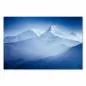 Preview: Die schneebedeckten Gipfel des Himalaya Gebirges ragen majestätisch in den blauen Himmel. Preview: Die schneebedeckten Gipfel des Himalaya Gebirges ragen majestätisch in den blauen Himmel.